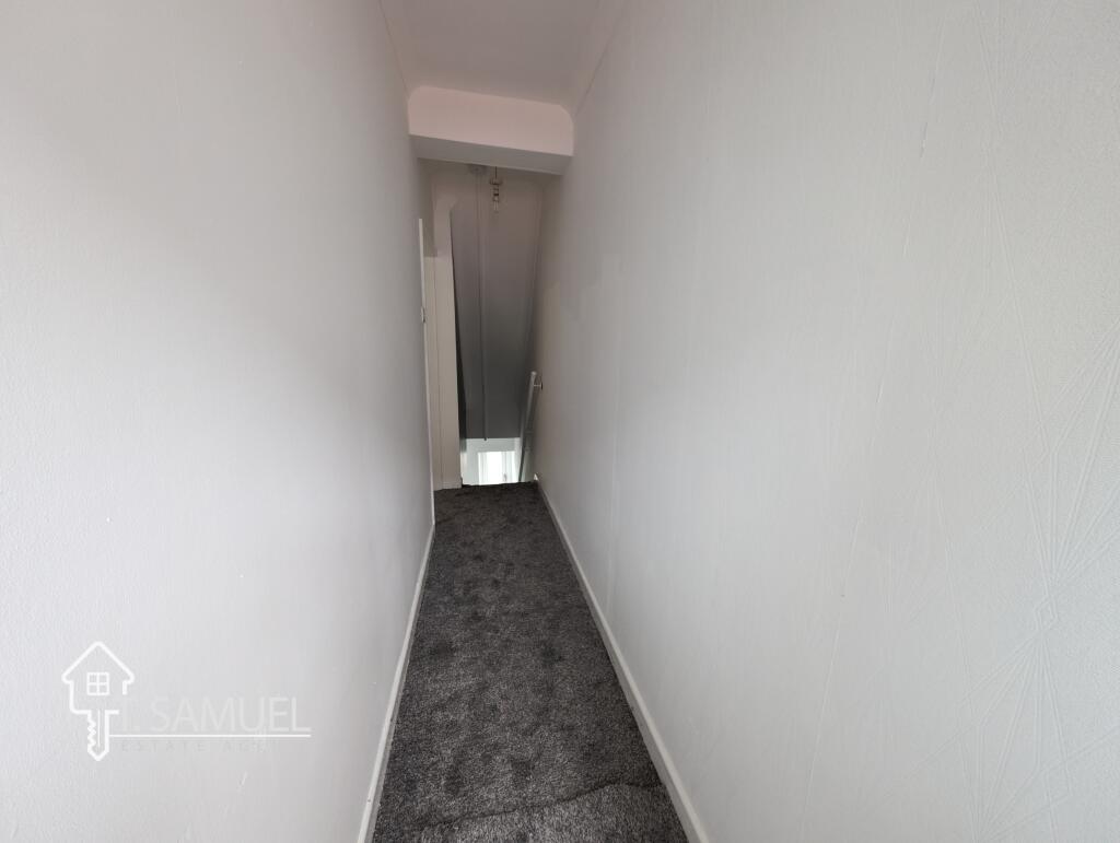 Entrance hallway (2)