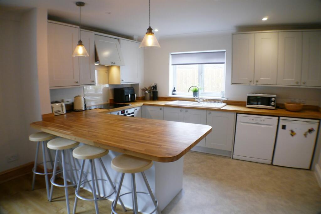 Kitchen Area with Br