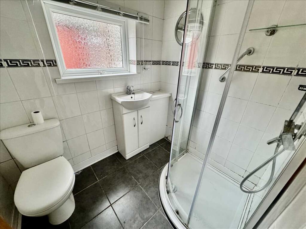 SHOWER ROOM