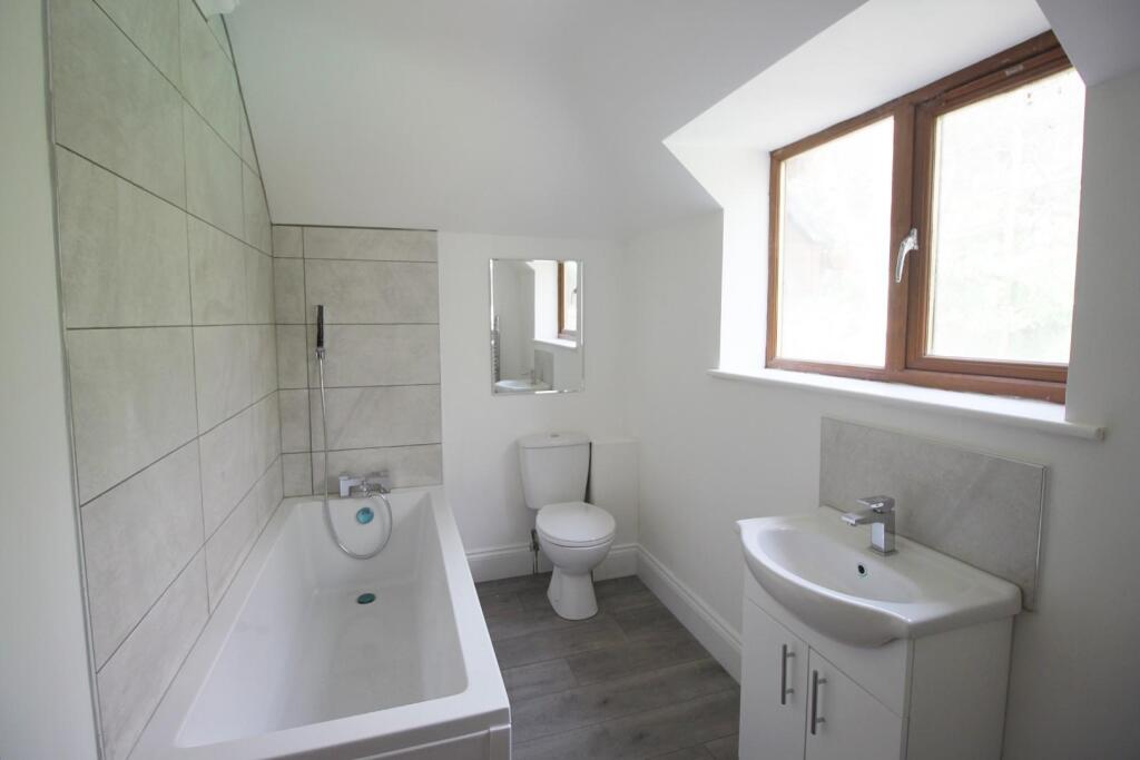 Bathroom.JPG