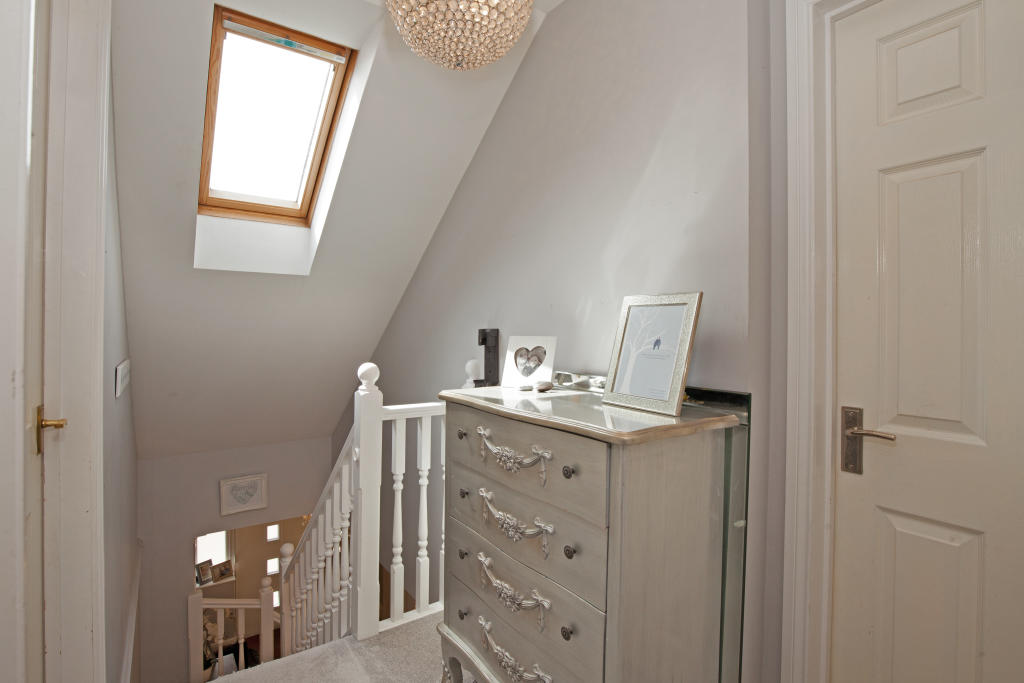 FIRST FLOOR LANDING