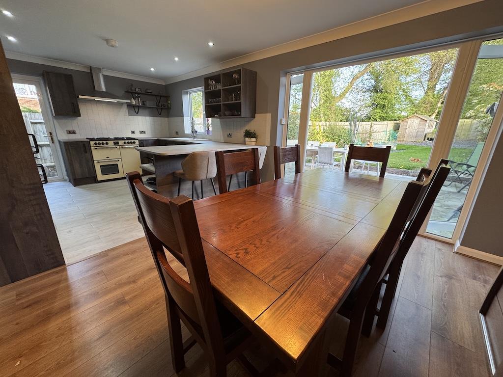 8 - Dining area to Kitchen.jpg