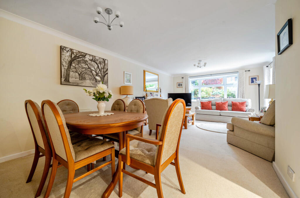 1377371-15-690dc3...