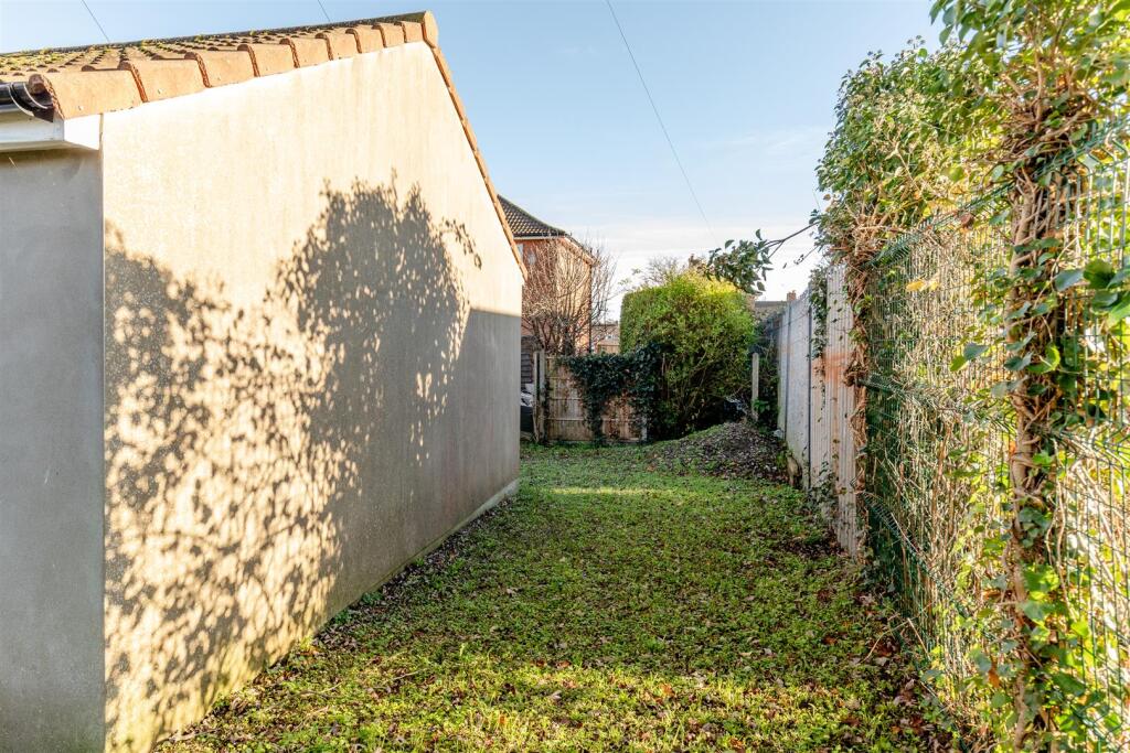 Garage Sea Mills 3.jpg