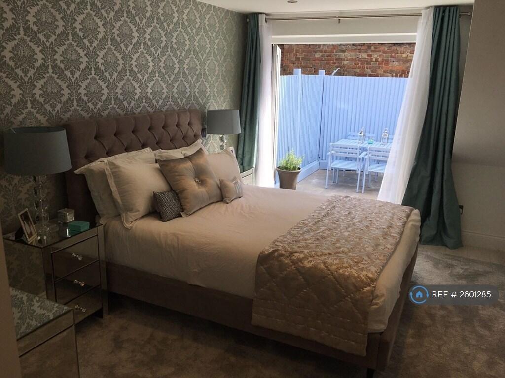 Master Bedroom - Ground Floor 1