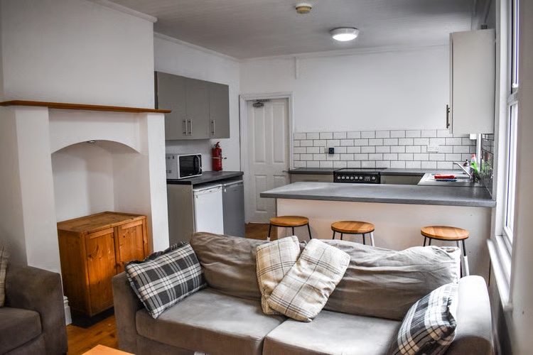 57 Richmond - Kitchen .png