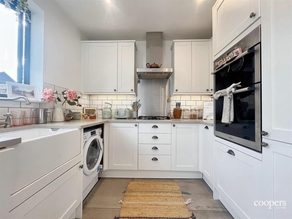 Kitchen (20).jpg