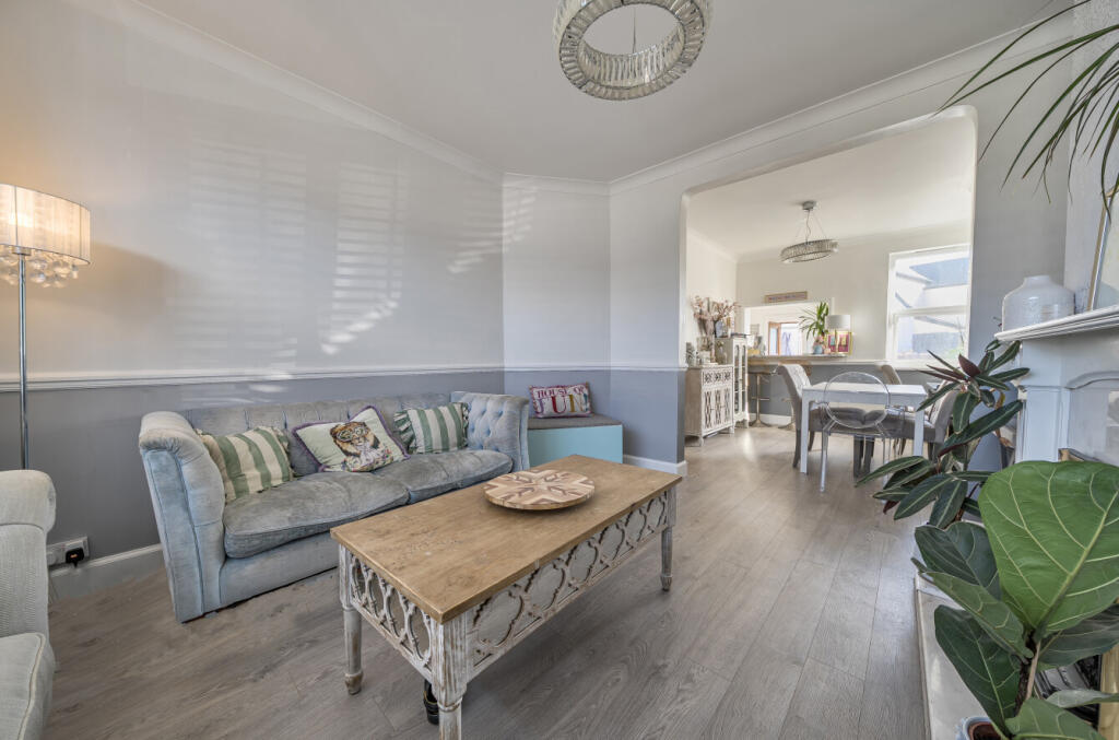 1371587-3-68fb9ed...