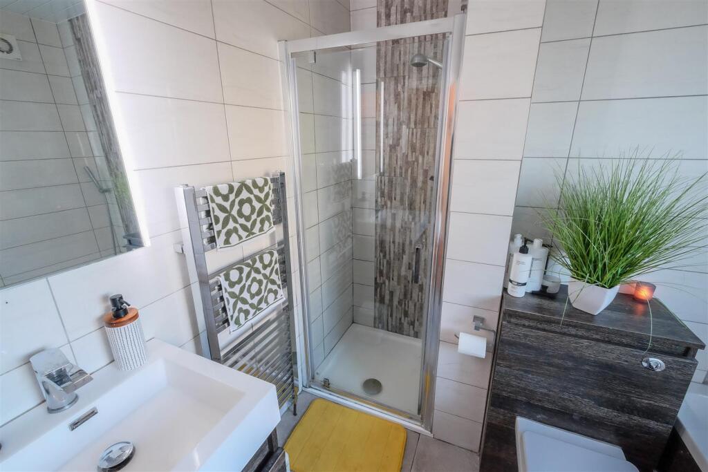 Groundfloor Bathroom