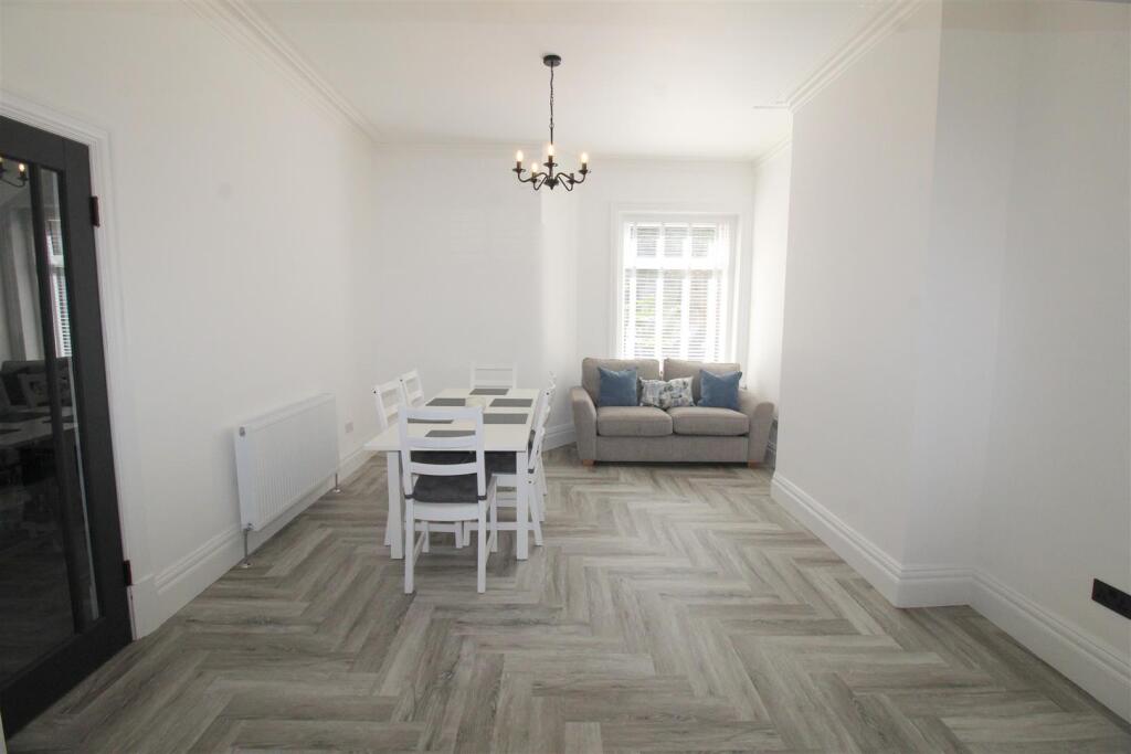 Park Rd, 50A, Dining Room.JPG