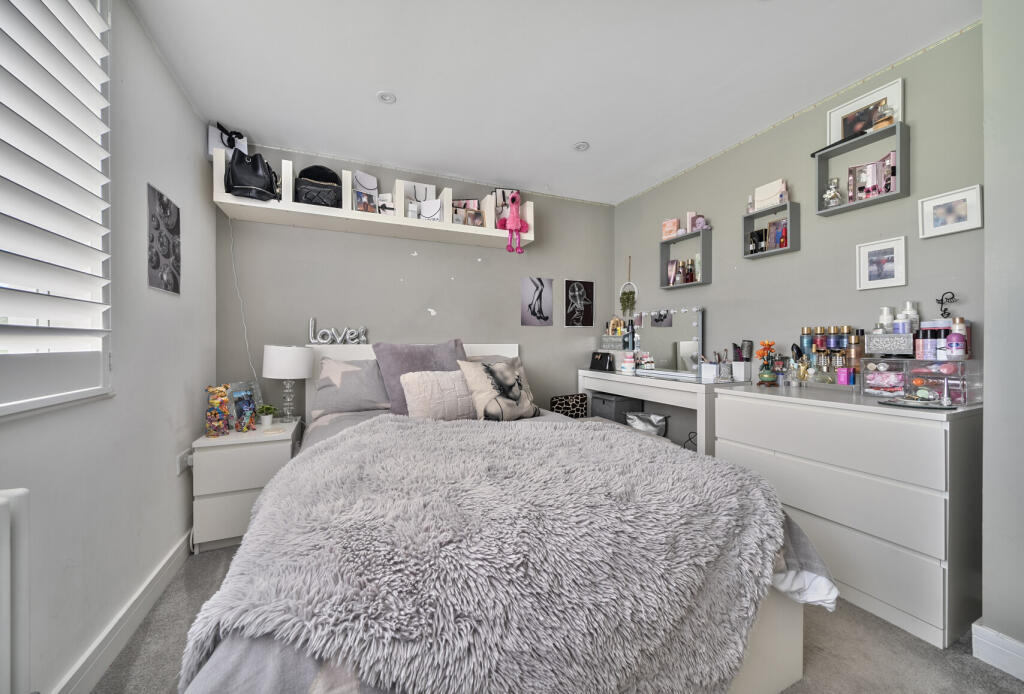 1309063-4-684c2c2...