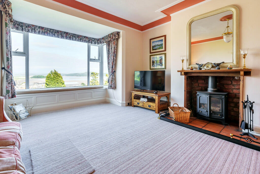 The Chalet - Loun...