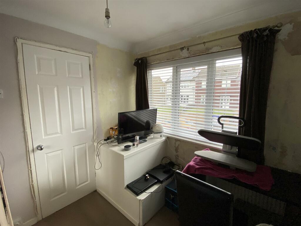 Bedroom no.3 front: