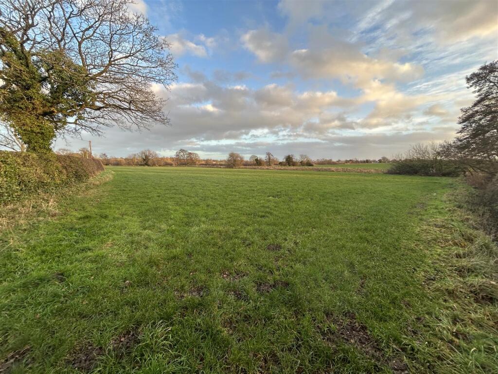 Nr Meadow View, Tybroughton, Whitchurc