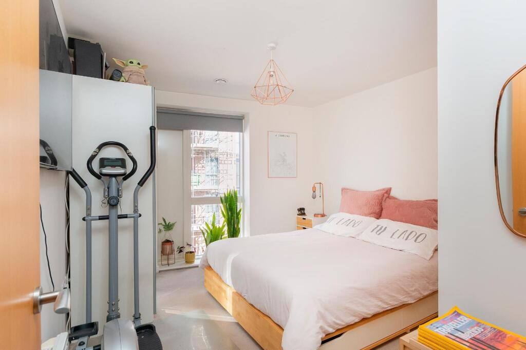 1S0HRE - Bedroom F.jpg