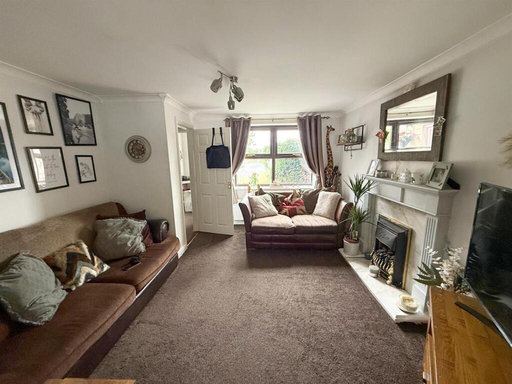 Four bed detached house, Silsden 8