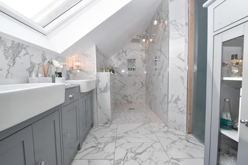 en-suite shower room