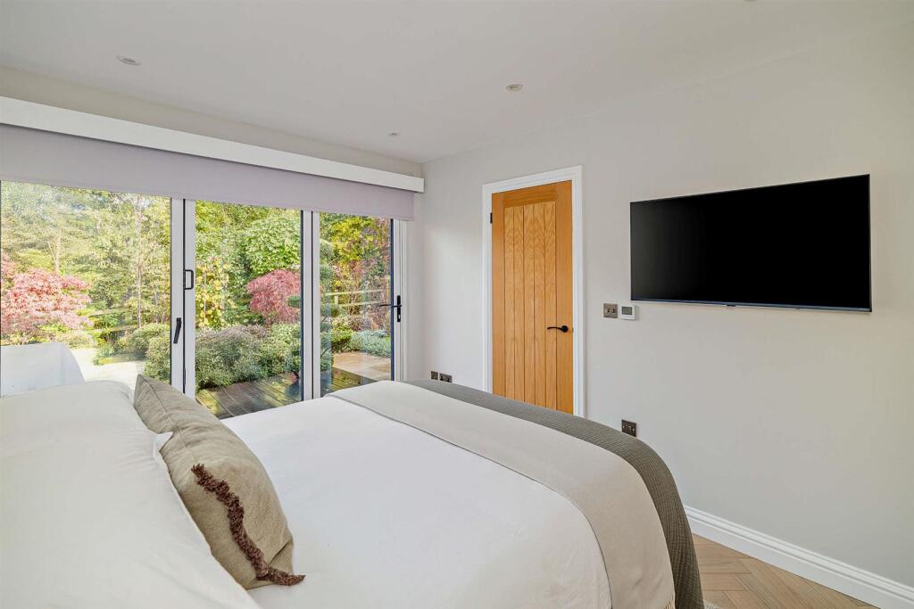 8668417-Stills-interior32(1)-v2-800.jpg