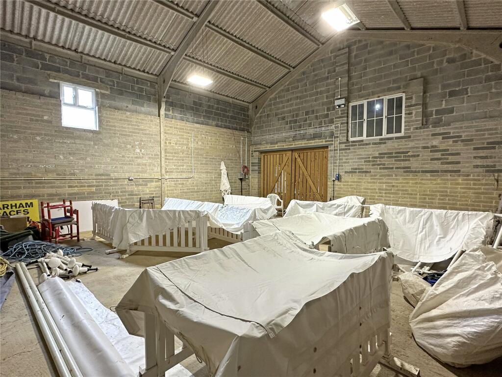 Helford Barn