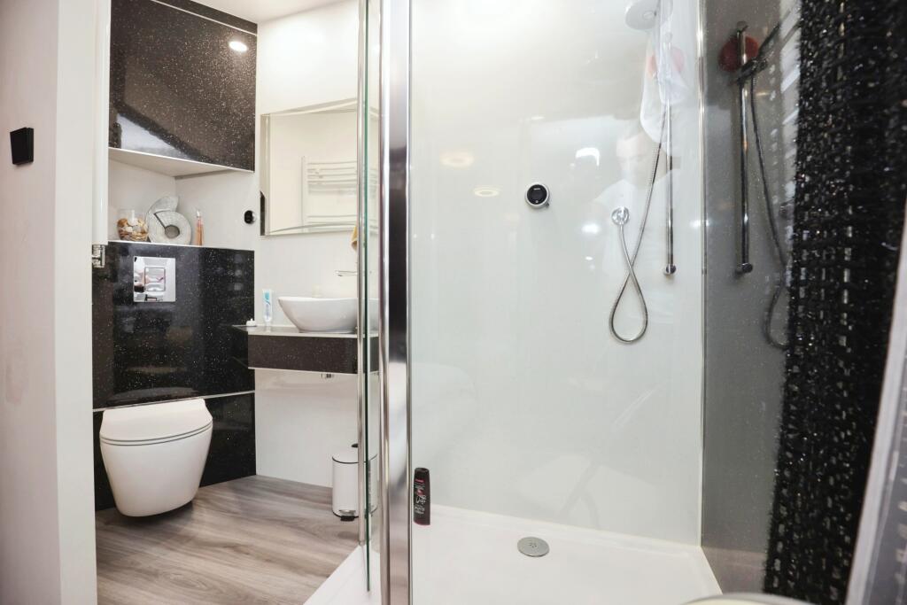 En-suite shower room
