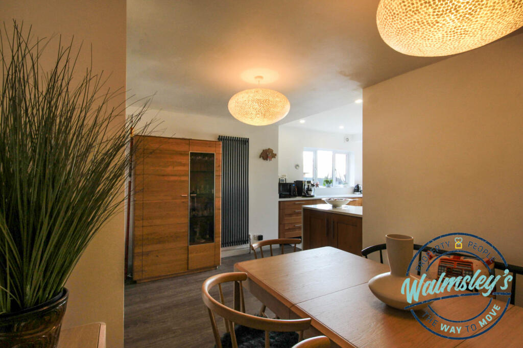 Dining area in kitchen