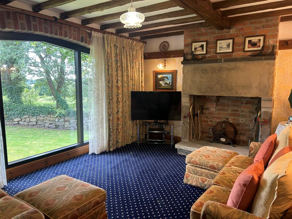 Lounge T202408130939.jpg