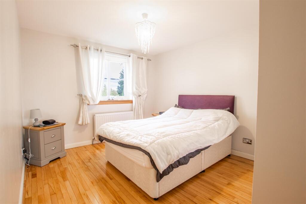 main.bedroom.jpg