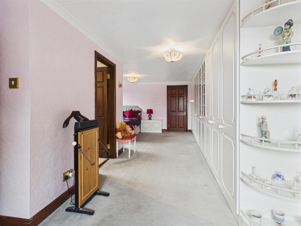 Dressing Area to Bedroom