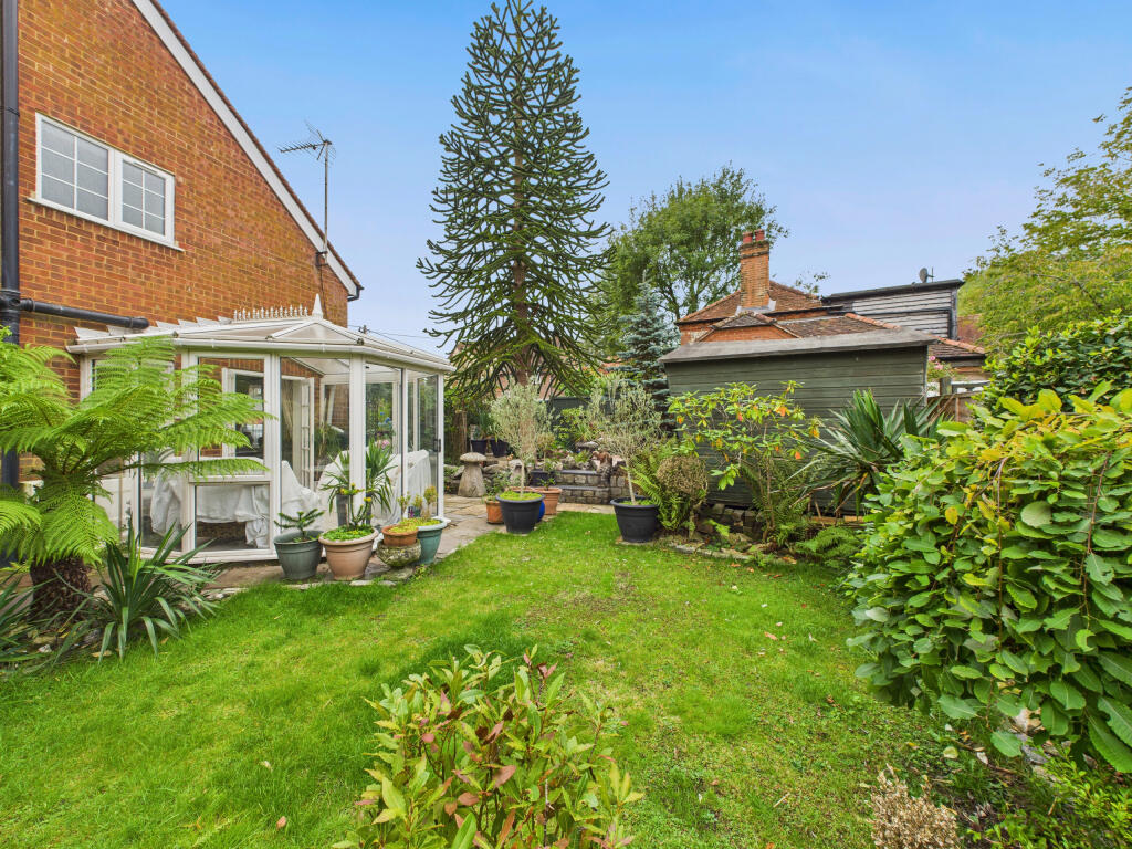 CAM02909G0-PR0488-STILL022