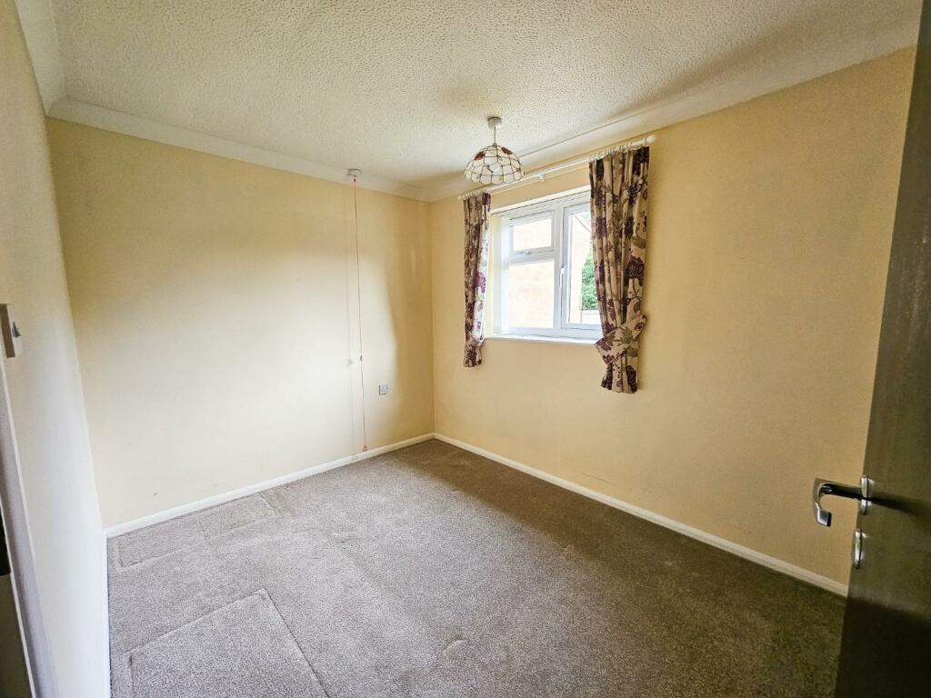 Bed 2.jpg