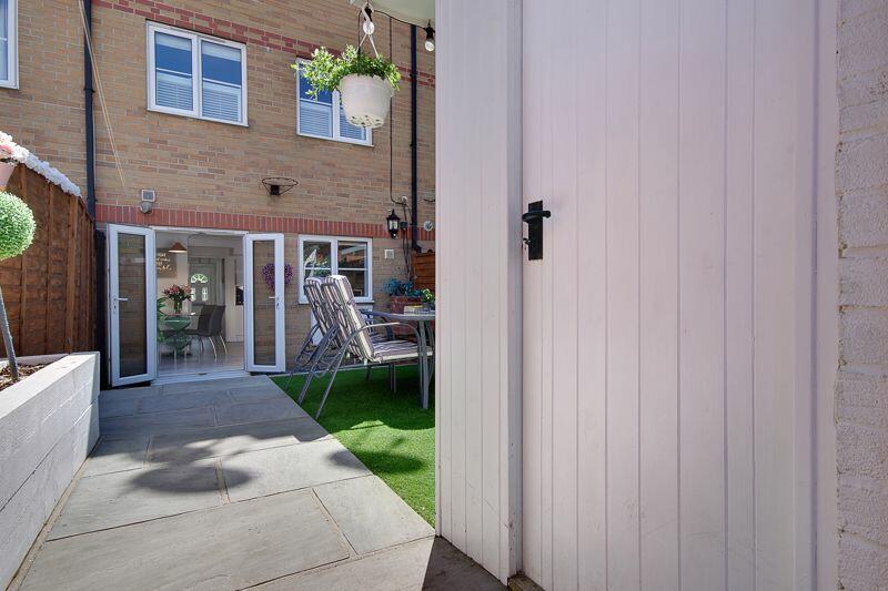 Rear External (door to bar)