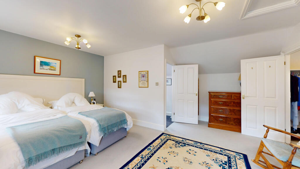 4-Old-Forge-Mews-04272025_154641