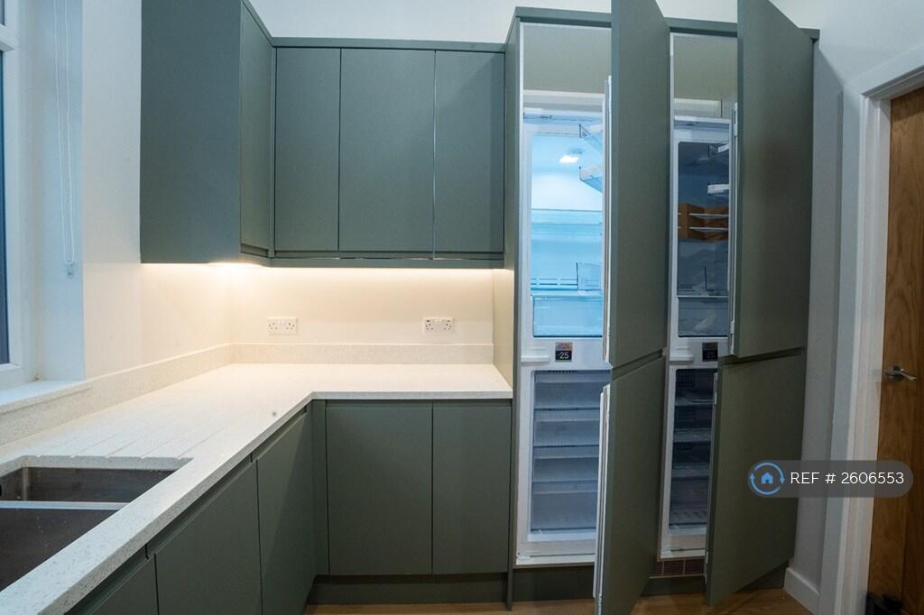 Kitchen Fidge Freezers