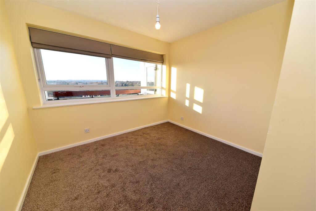 bedroom 2 1.JPG