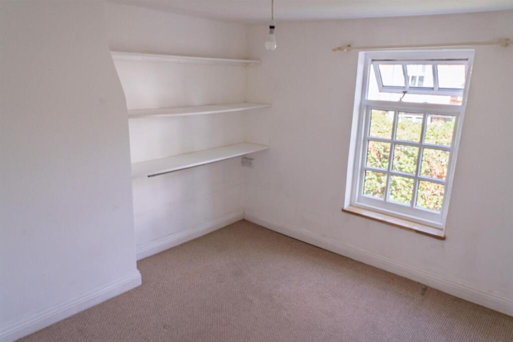 9 - Bedroom 3 - master.jpg