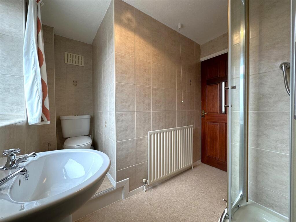 Shower Room 495