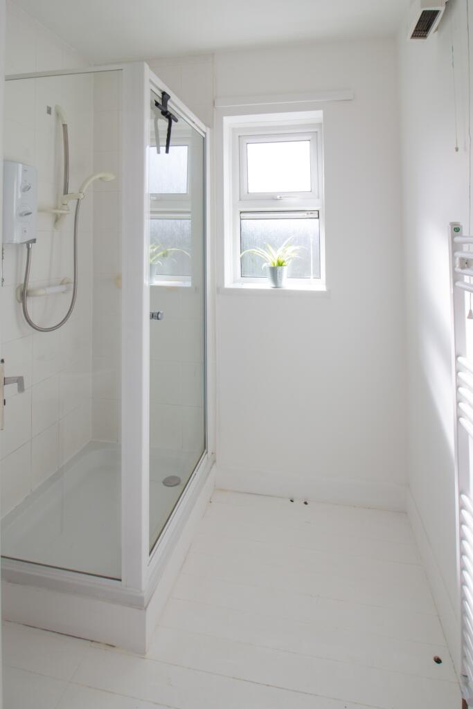 Brackenhall Road Adam Hendry EweMove Shower Room