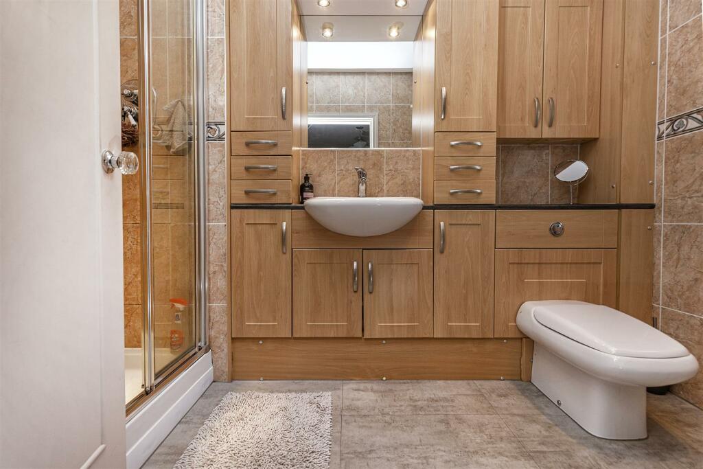 En Suite Shower Room