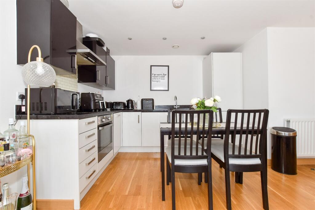 Kitchen/ Lounge/ Diner