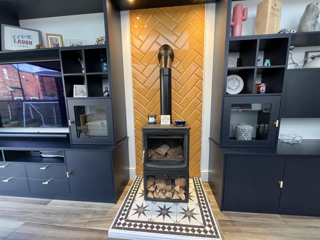 Log burner.jpg
