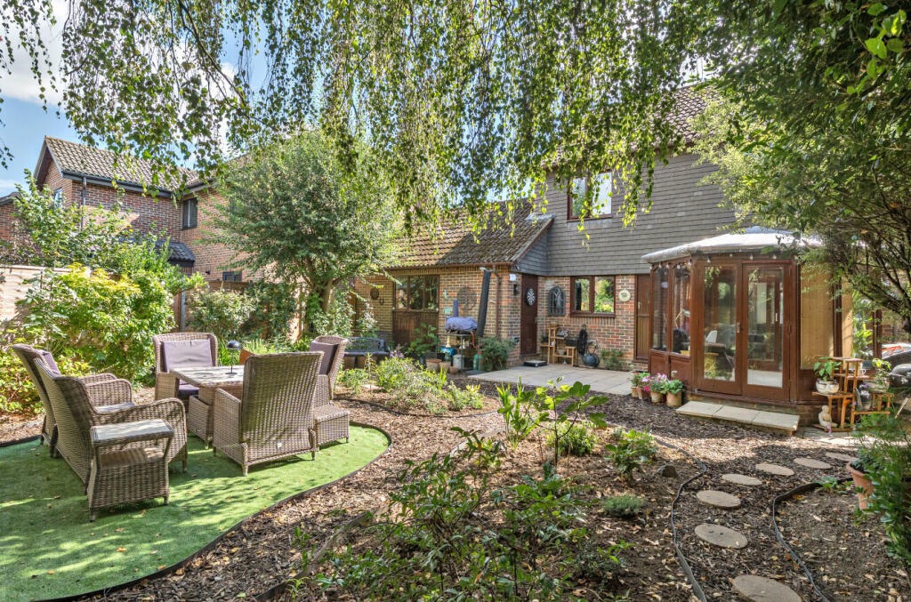 1339825-4-689df69...