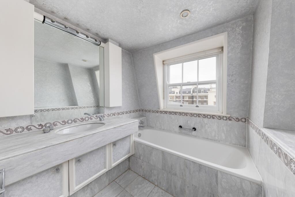 Strathern Place 9...