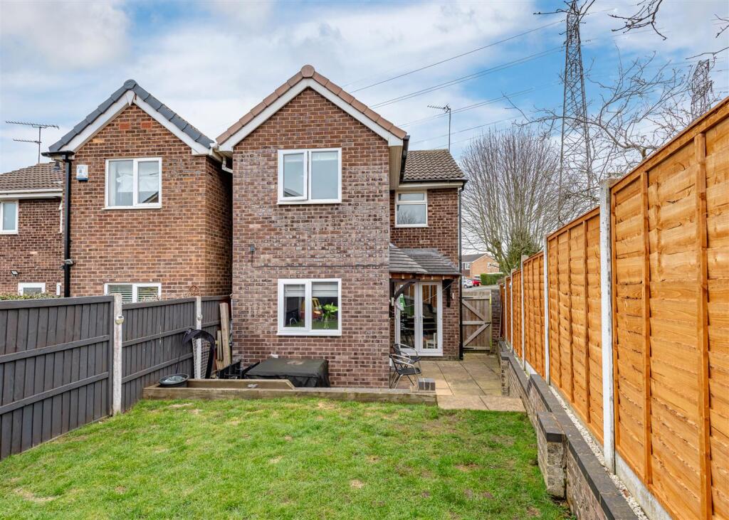 41 Millfields Way-External.jpg