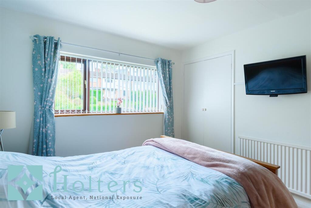 13 Llewellyn Road, Kington-23.jpg