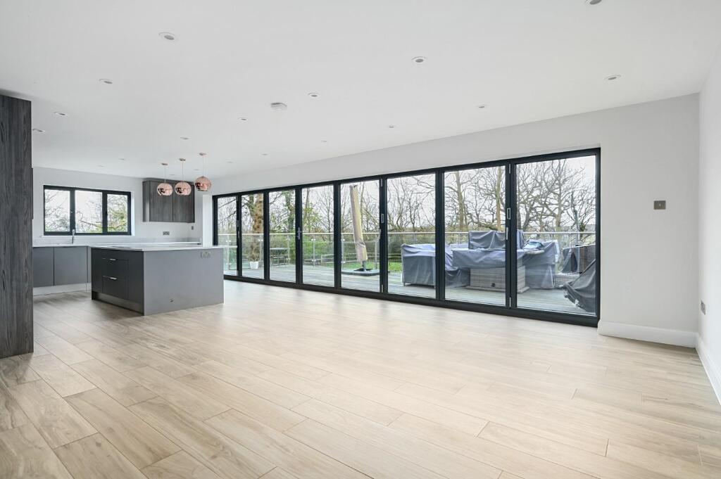 4 appletree close rh15 (2).jpg