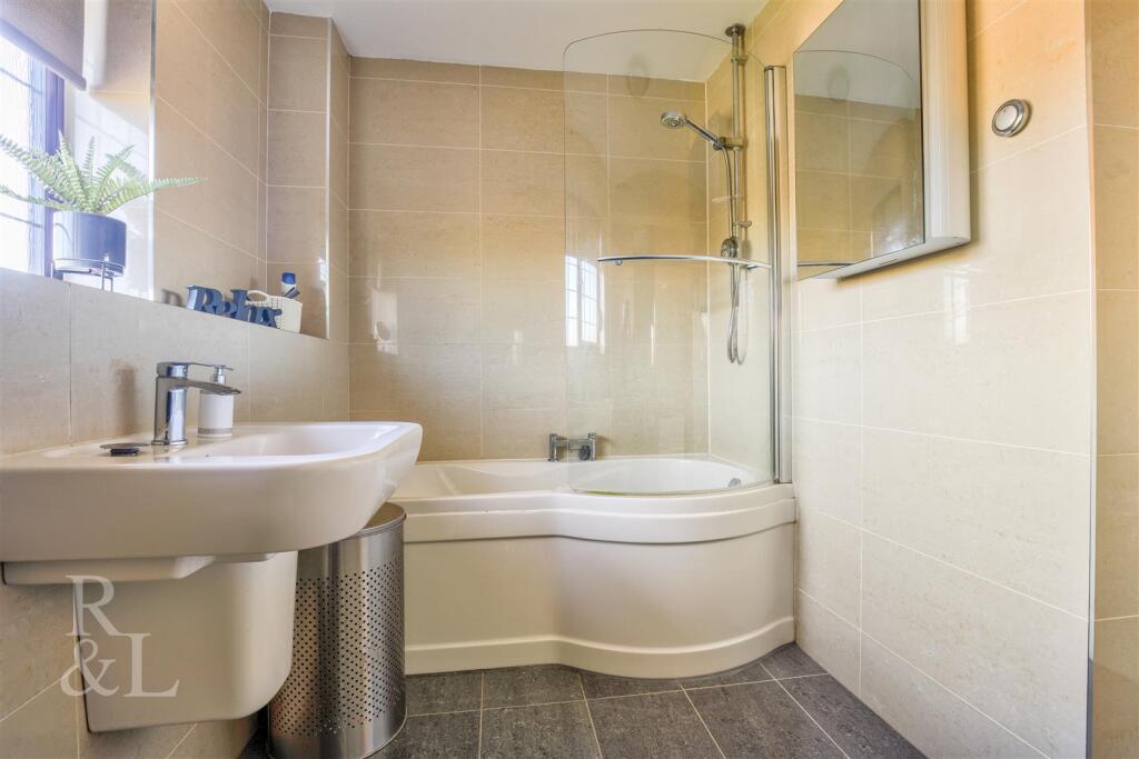 5 Killerton Park Drive (18).jpg