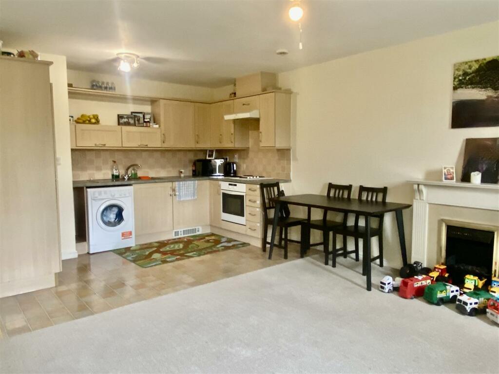 Living Room / Kitchen