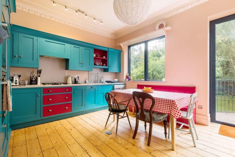 Kitchen/Dining...