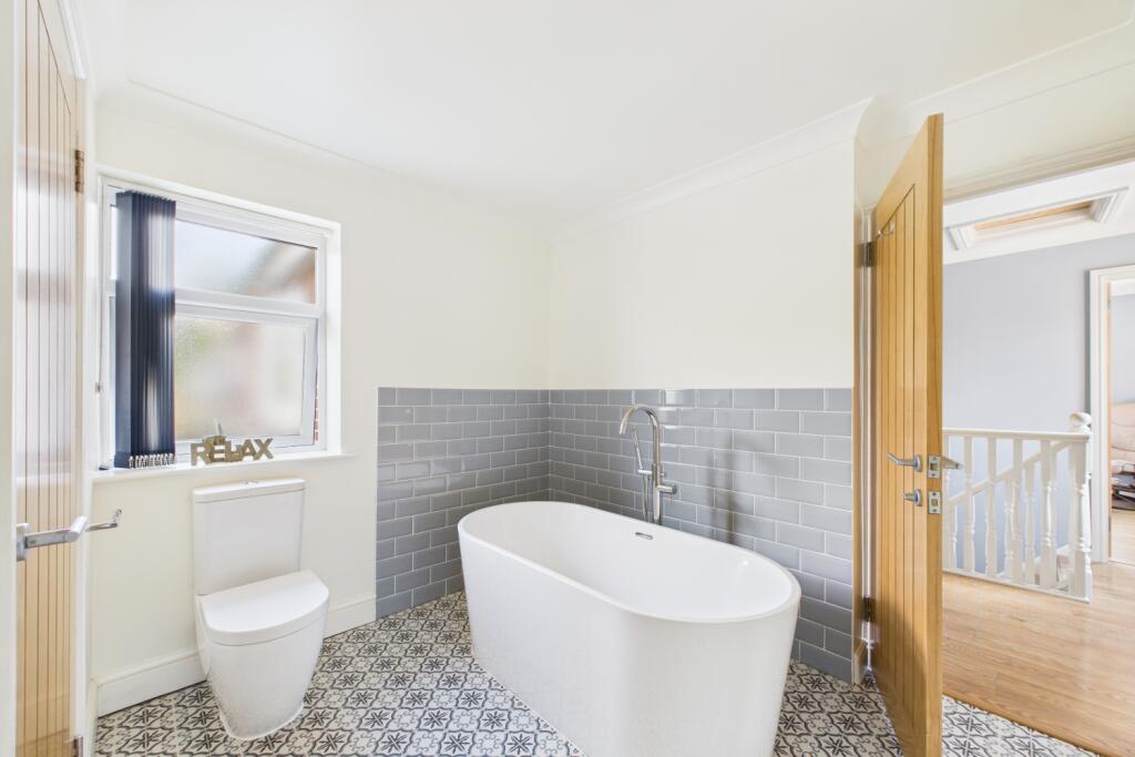EweMove - Spalding - Bathroom