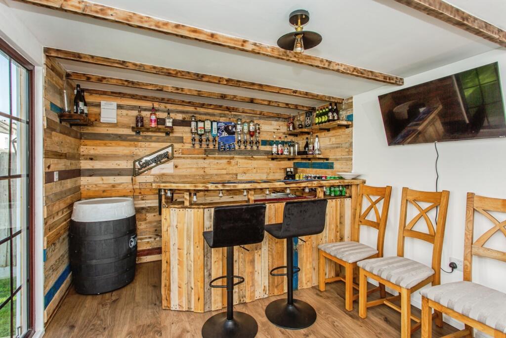 Summerhouse/Bar